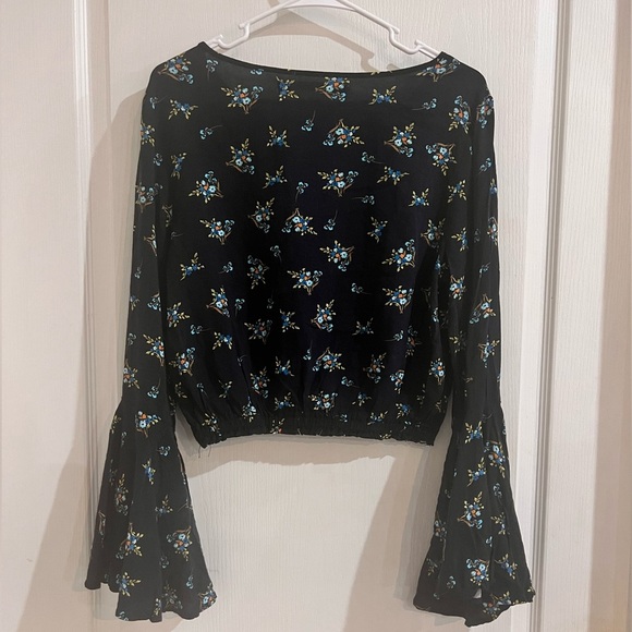 FINAL PRICE CHELSEA & VIOLET Navy Floral Long Bell Sleeve Crop Top - Picture 6 of 6